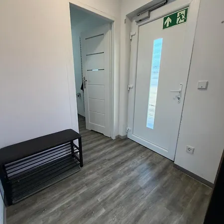 Krelax Boardinghouse - 11 Basic-apartments - Up To 25 Guests - Parking - Balcony - Smart Tv - Bedding & Towels Included Ludwigsburg