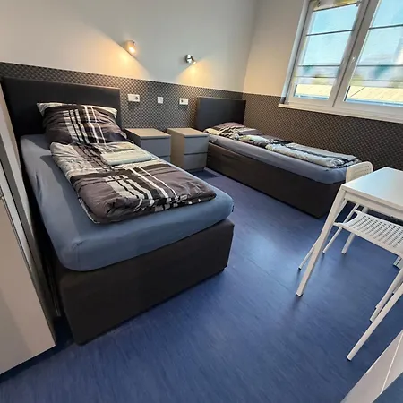 Krelax Boardinghouse - 11 Basic-apartments - Up To 25 Guests - Parking - Balcony - Smart Tv - Bedding & Towels Included Apartment
