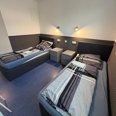 Krelax Boardinghouse - 11 Basic-apartments - Up To 25 Guests - Parking - Balcony - Smart Tv - Bedding & Towels Included Lejlighed *
