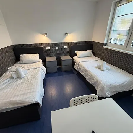 Apartment Krelax Boardinghouse - 11 Basic-apartments - Up To 25 Guests - Parking - Balcony - Smart Tv - Bedding & Towels Included *