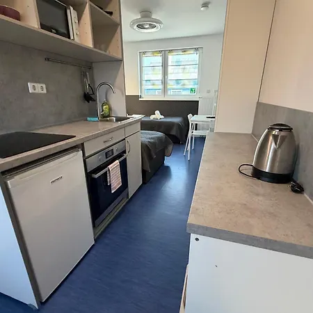 Krelax Boardinghouse - 11 Basic-apartments - Up To 25 Guests - Parking - Balcony - Smart Tv - Bedding & Towels Included Apartment Ludwigsburg
