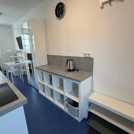 Krelax Boardinghouse - 11 Basic-apartments - Up To 25 Guests - Parking - Balcony - Smart Tv - Bedding & Towels Included